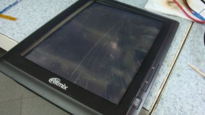Разбитое стекло планшета